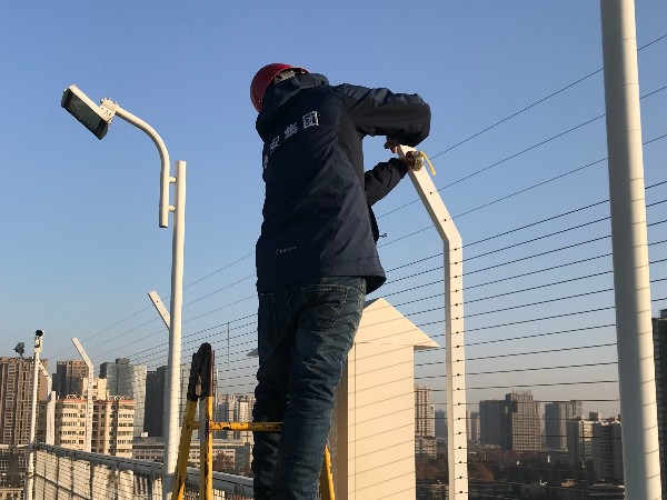 你知道怎么樣才能讓監(jiān)控壽命更長嗎？當然是靠監(jiān)控系統(tǒng)維保了！